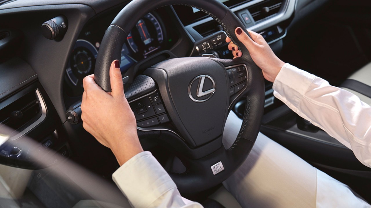The Lexus UX steering wheel