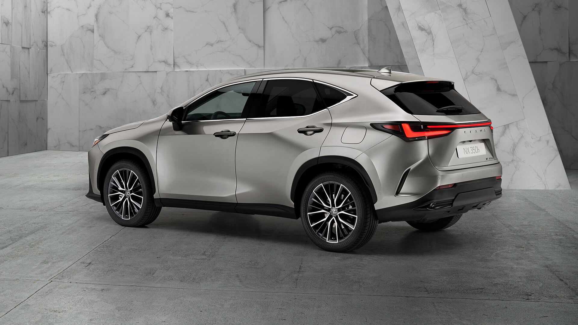 2021-lexus-all-new-nx-overview-350h-gallery-02-1920x1080