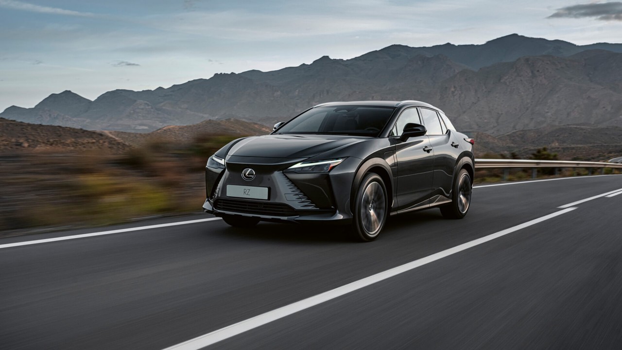 Jazda na Lexus RZ 450e