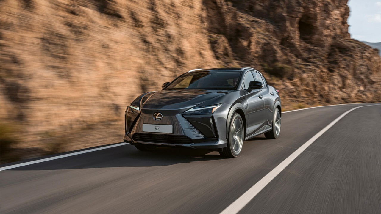 Lexus RZ jazda v horskom teréne