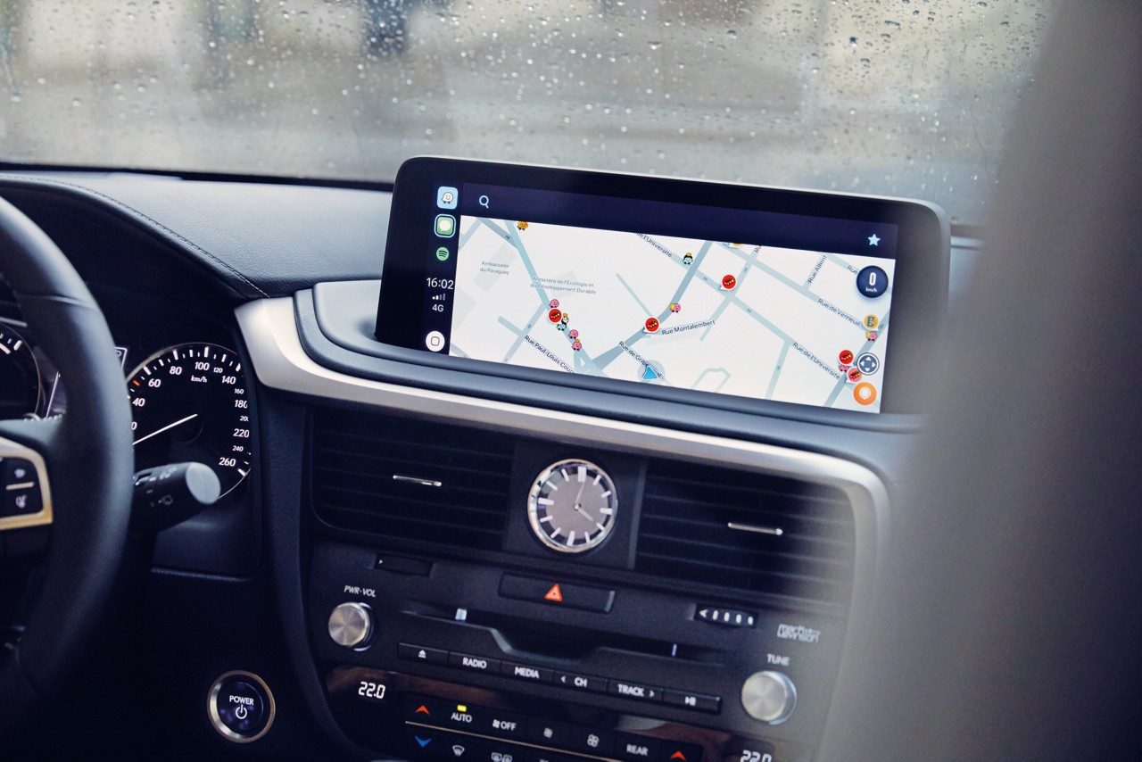 Multimediálna obrazovka v aute Lexus
